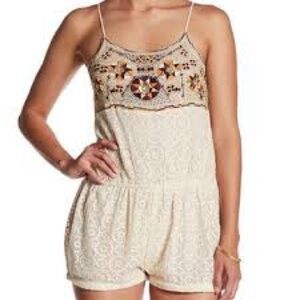Raga Paola NWT Cream Lace Romper With Embroidered Detail